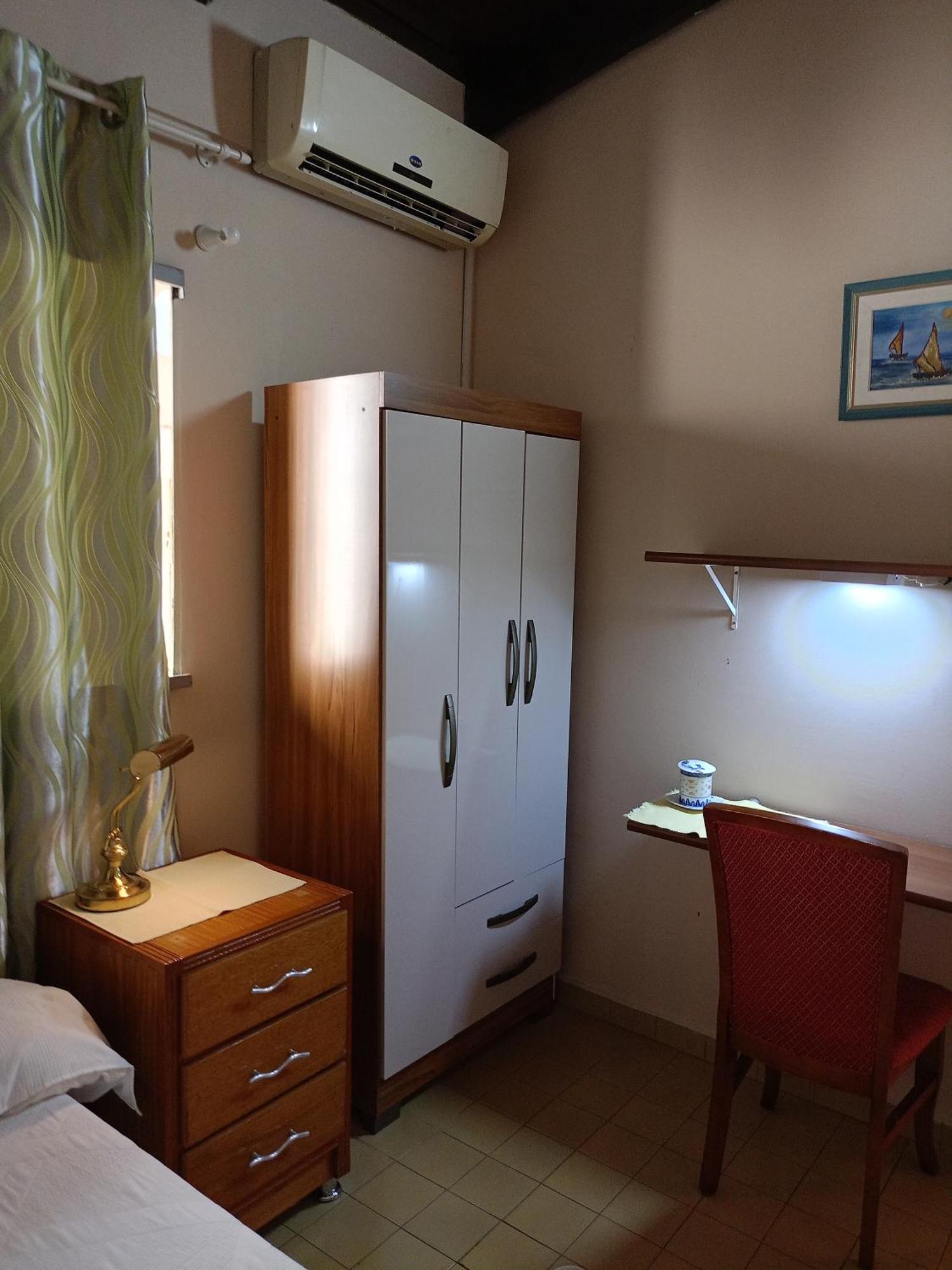 Residencia-Univ Leilighet Ciudad del Este Eksteriør bilde